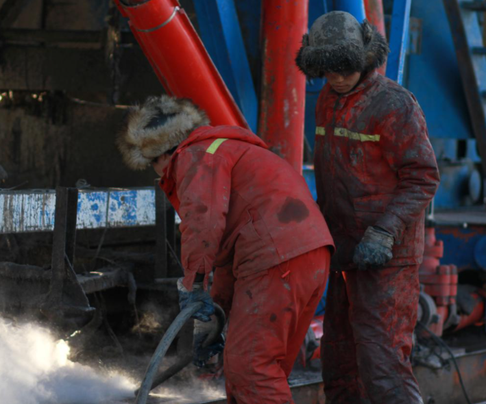 油田工作服為什么是紅色?為什么中石油工人衣服是紅色的?