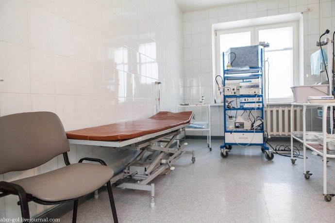 內(nèi)鏡室作業(yè)人員的著裝有什么要求？