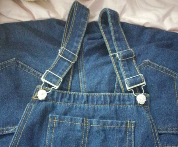 背帶褲的扣子安裝步驟